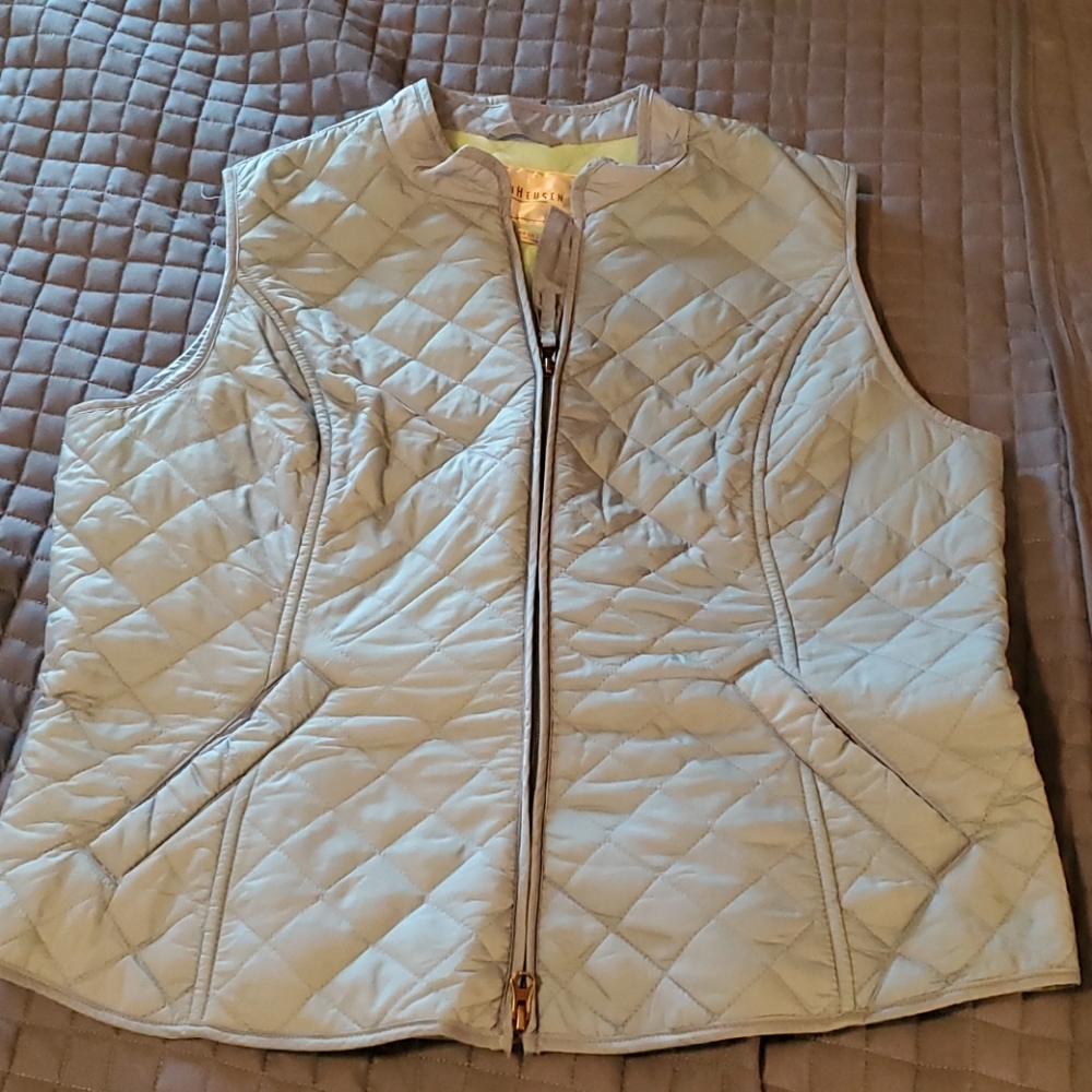 VanHeusen vest